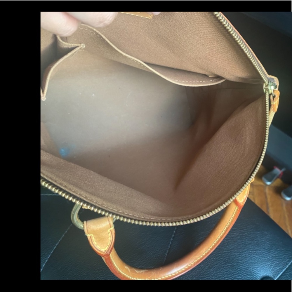 Louis Vuitton Handbag - Picture 8 of 12